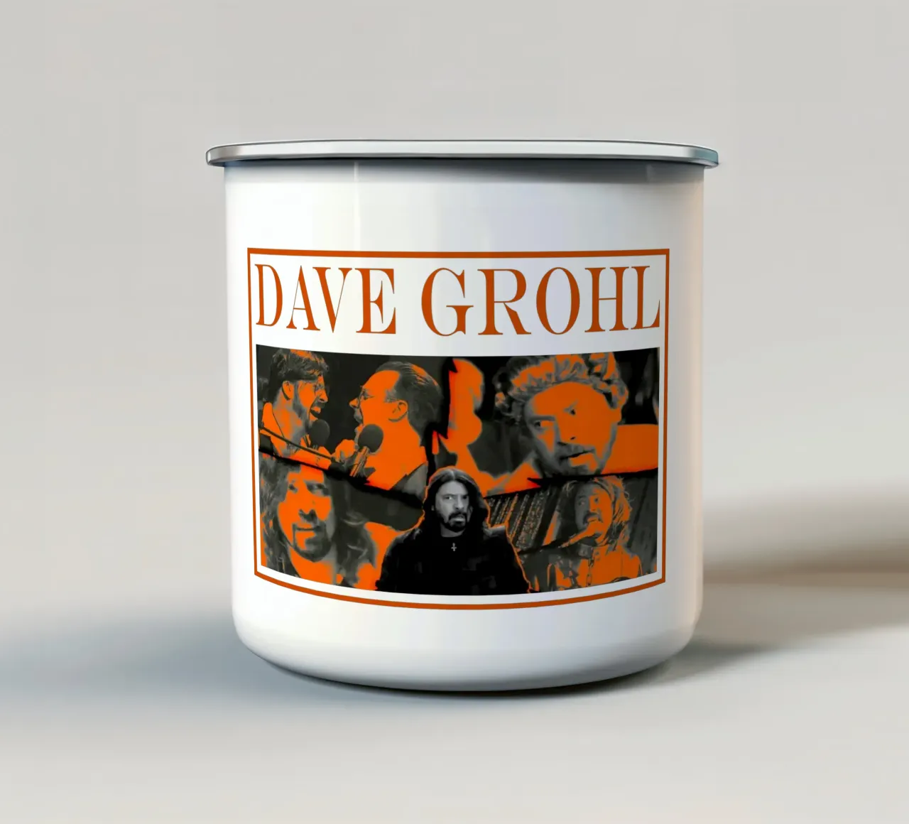 Stile Grunge Dave Grohl tazza in smalto da https://www.juniqe.com/uk/shop/Henndraws