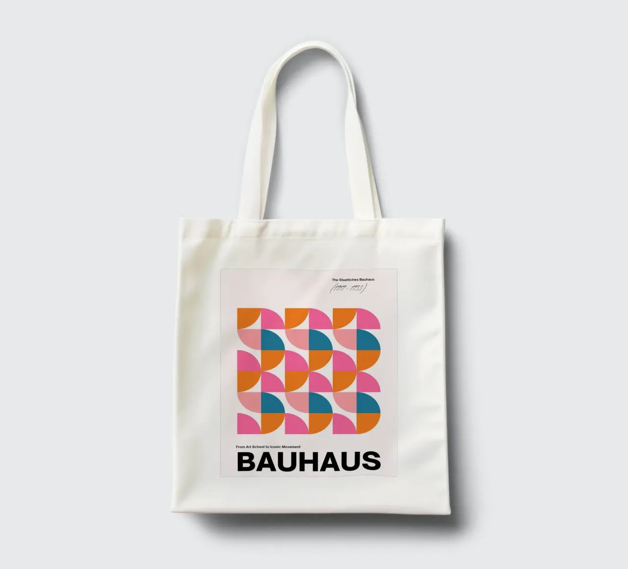 Póster de la Bauhaus: geometría y colores en clave retro tote bag de Casa Calm