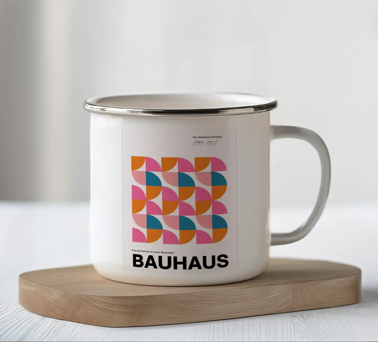 Poster Bauhaus - geometria e colori in stile retrò tazza in smalto da Casa Calm