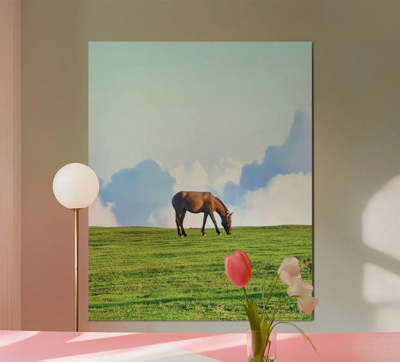 caballo en las nubes hierba poster con marco de aluminio de Horsire