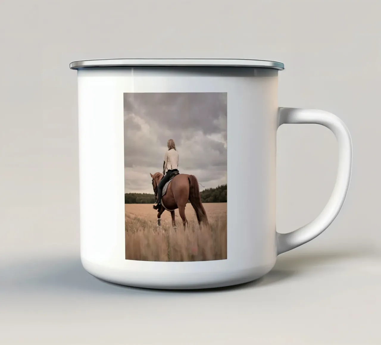 cavaliere sul campo tazza in smalto da Horsire