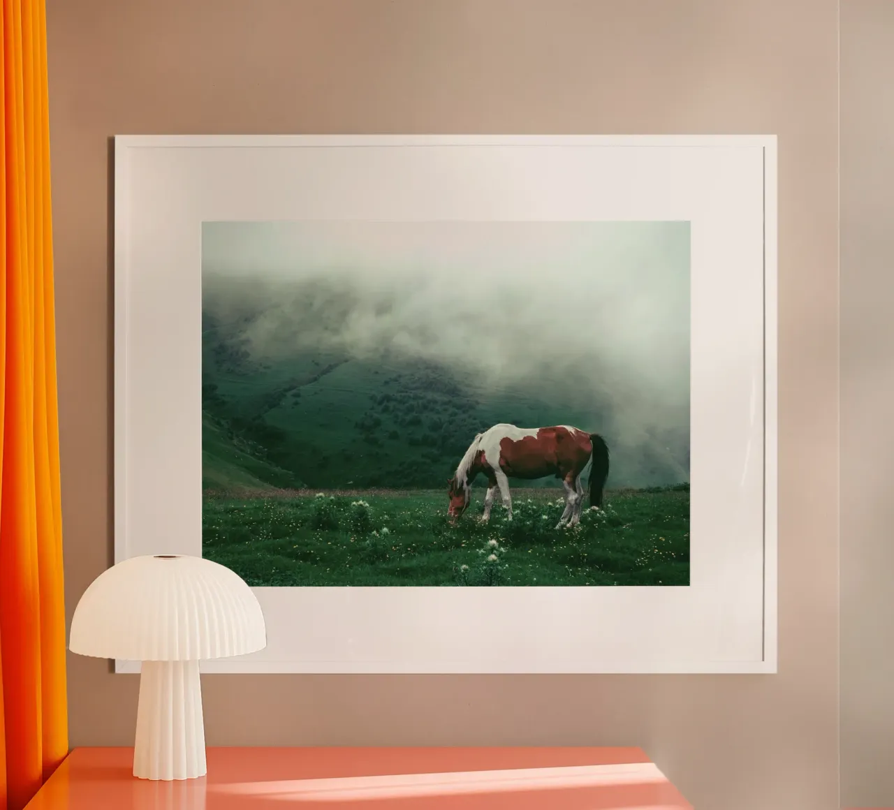 Greenery Wiese Pferd Poster von Horsire