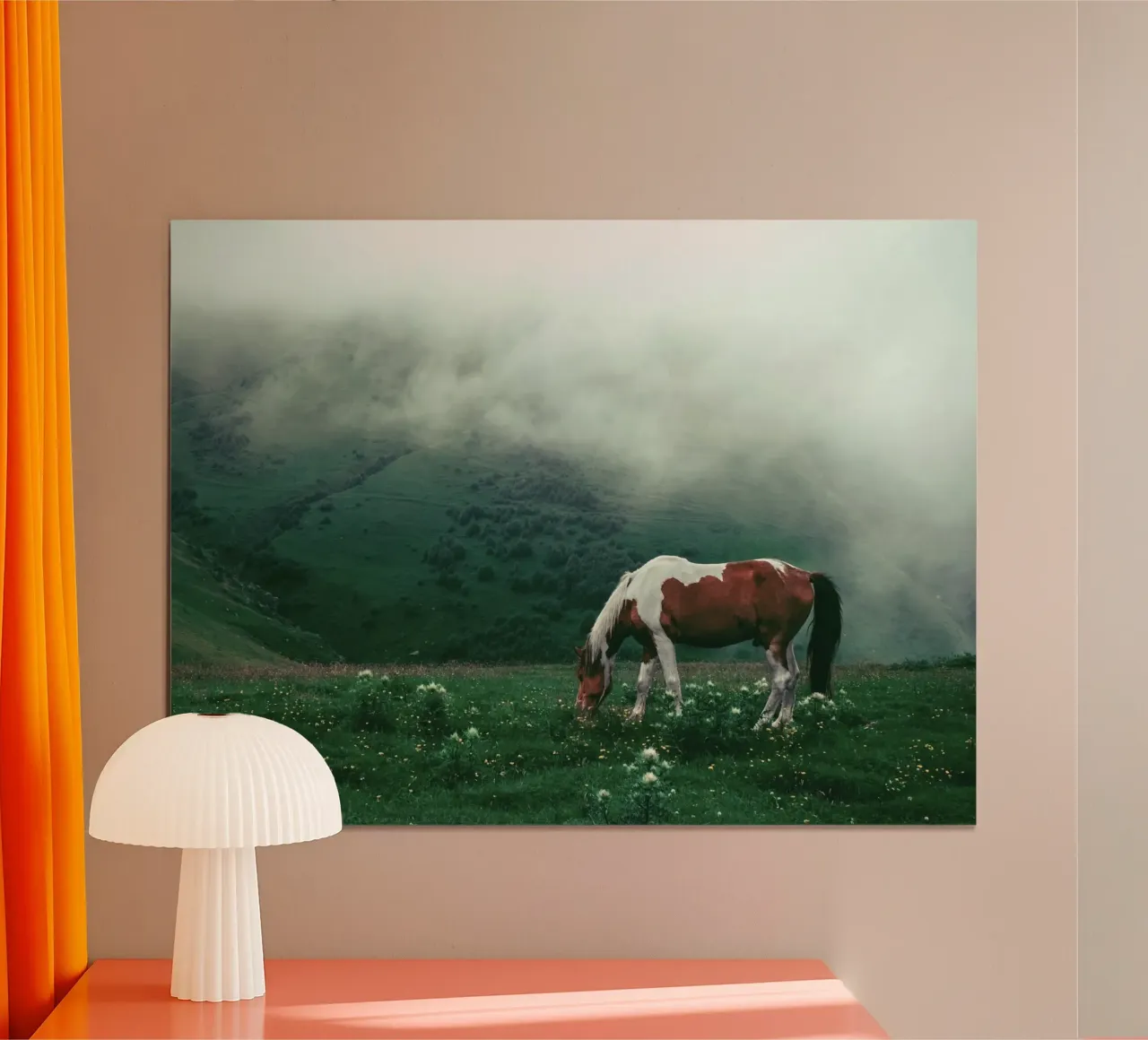 Greenery Wiese Pferd Poster von Horsire