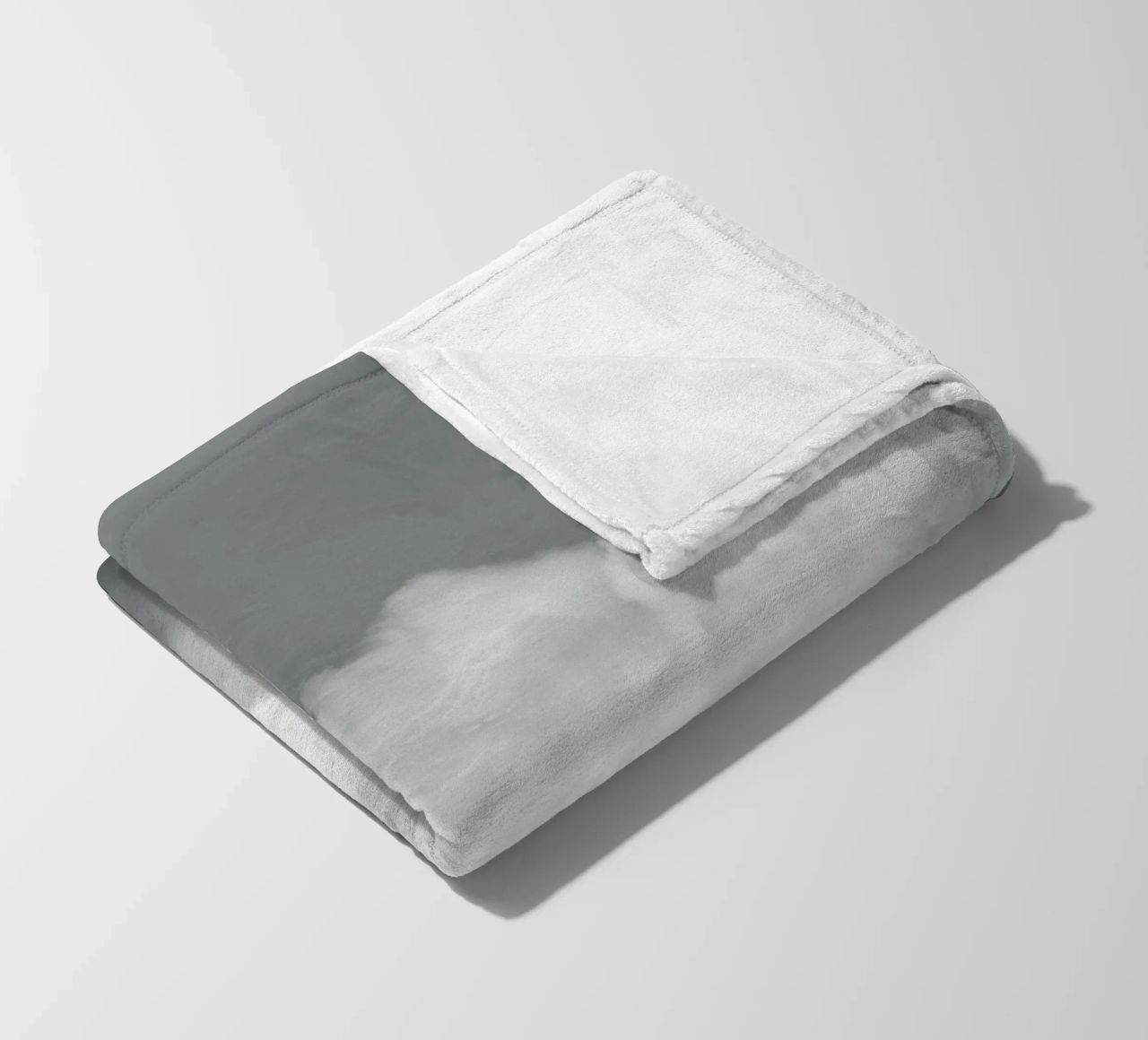 Minimal But Bold Clouds coperta in pile da Studio Nahili