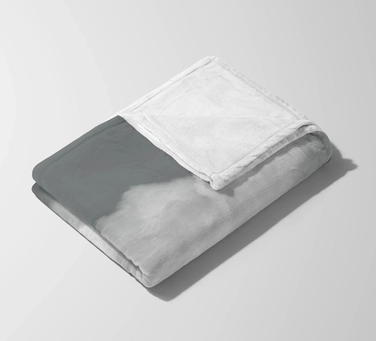 Minimal But Bold Clouds coperta in pile da Studio Nahili