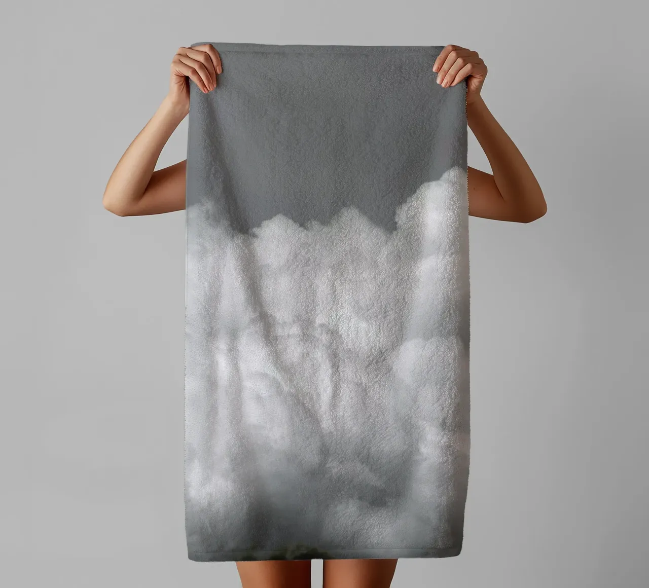 Minimal But Bold Clouds asciugamano da bagno da Studio Nahili