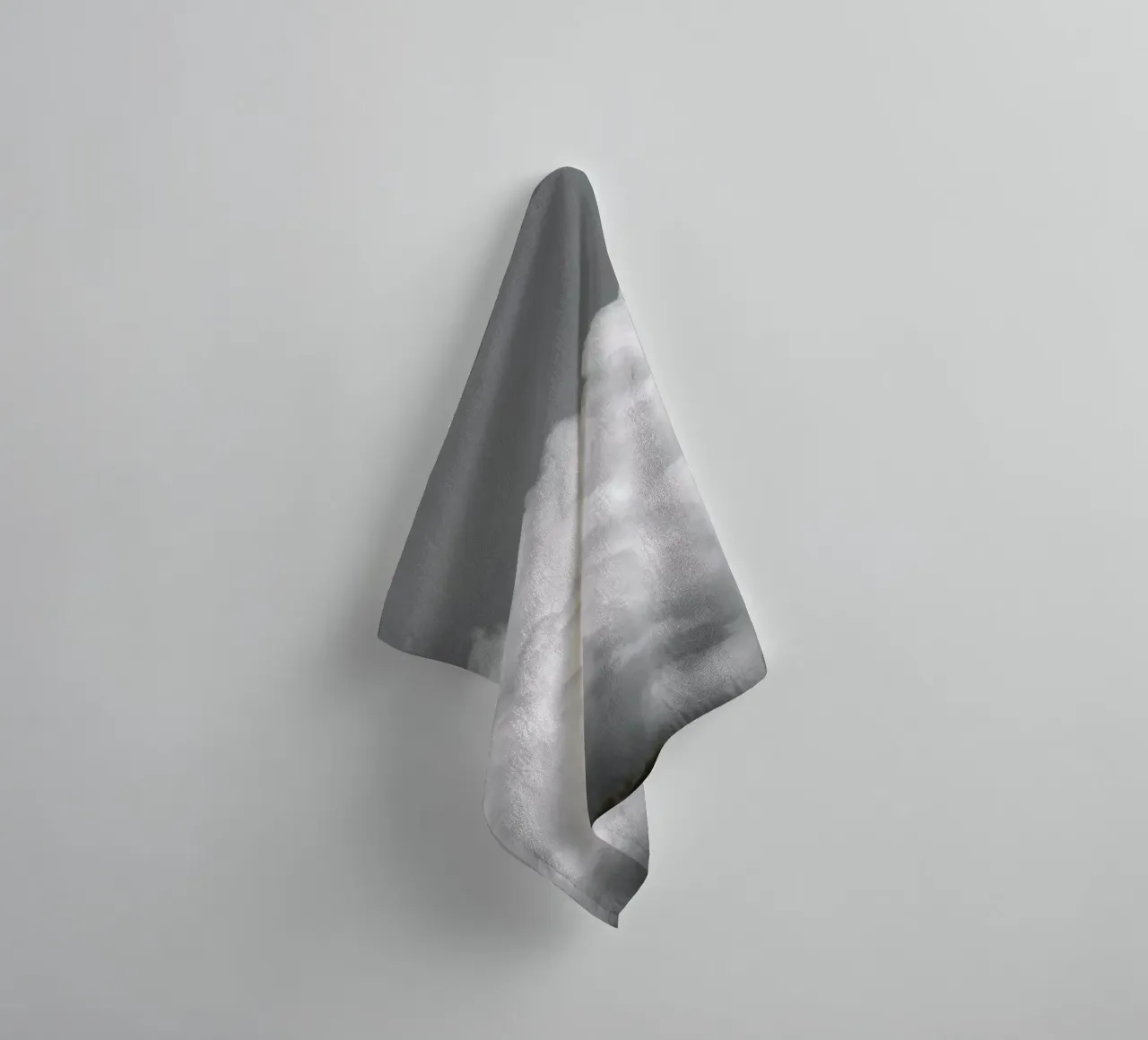 Minimal But Bold Clouds asciugamano da bagno da Studio Nahili