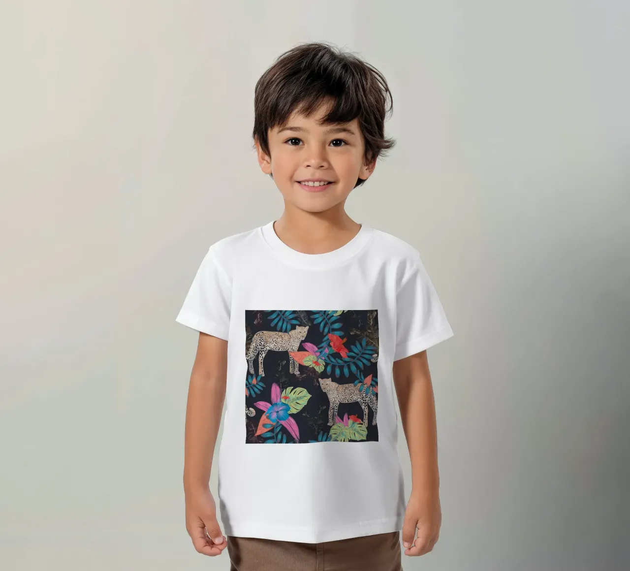 Dessin à la main d'un léopard coloré tropical t-shirt enfant de gulsengunel