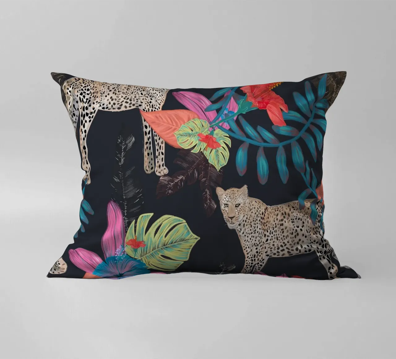 Disegnato a mano leopardo colorato tropicale cuscino da gulsengunel