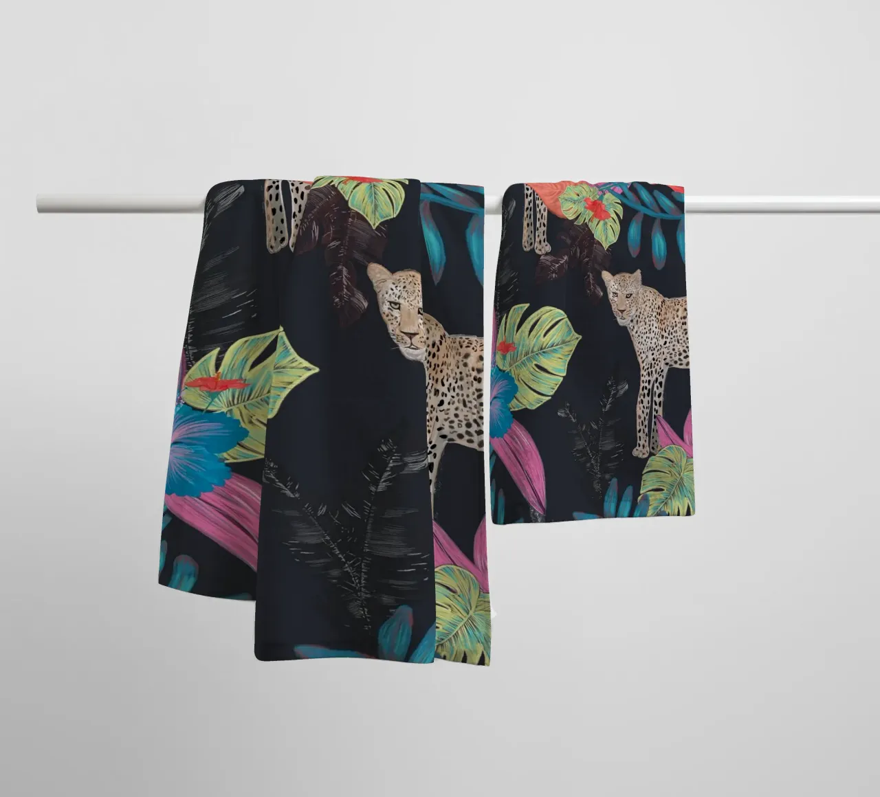 Dessin à la main d'un léopard coloré tropical serviette de bain de gulsengunel