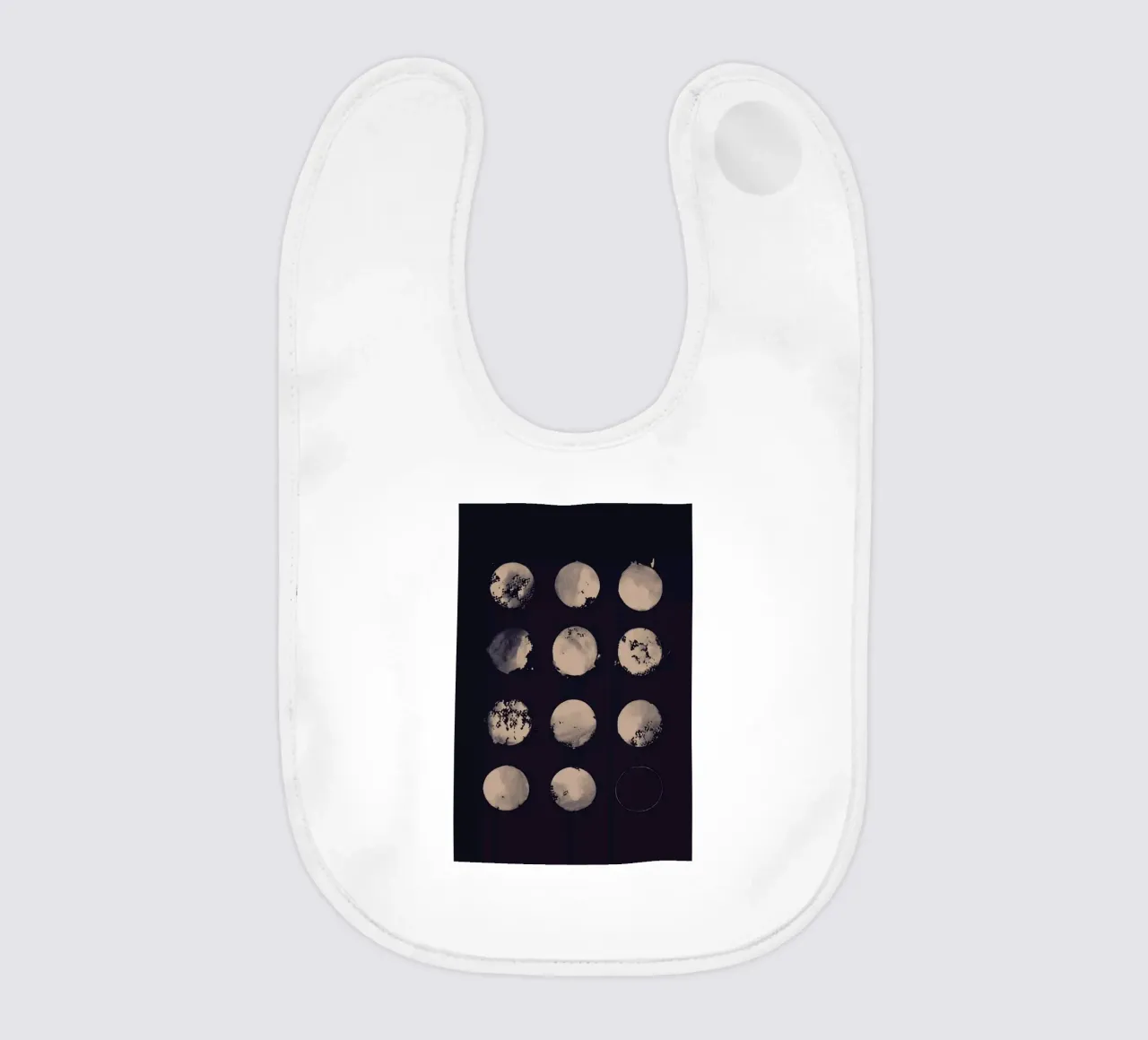 Twelve Moons bavaglino da Florent Bodart