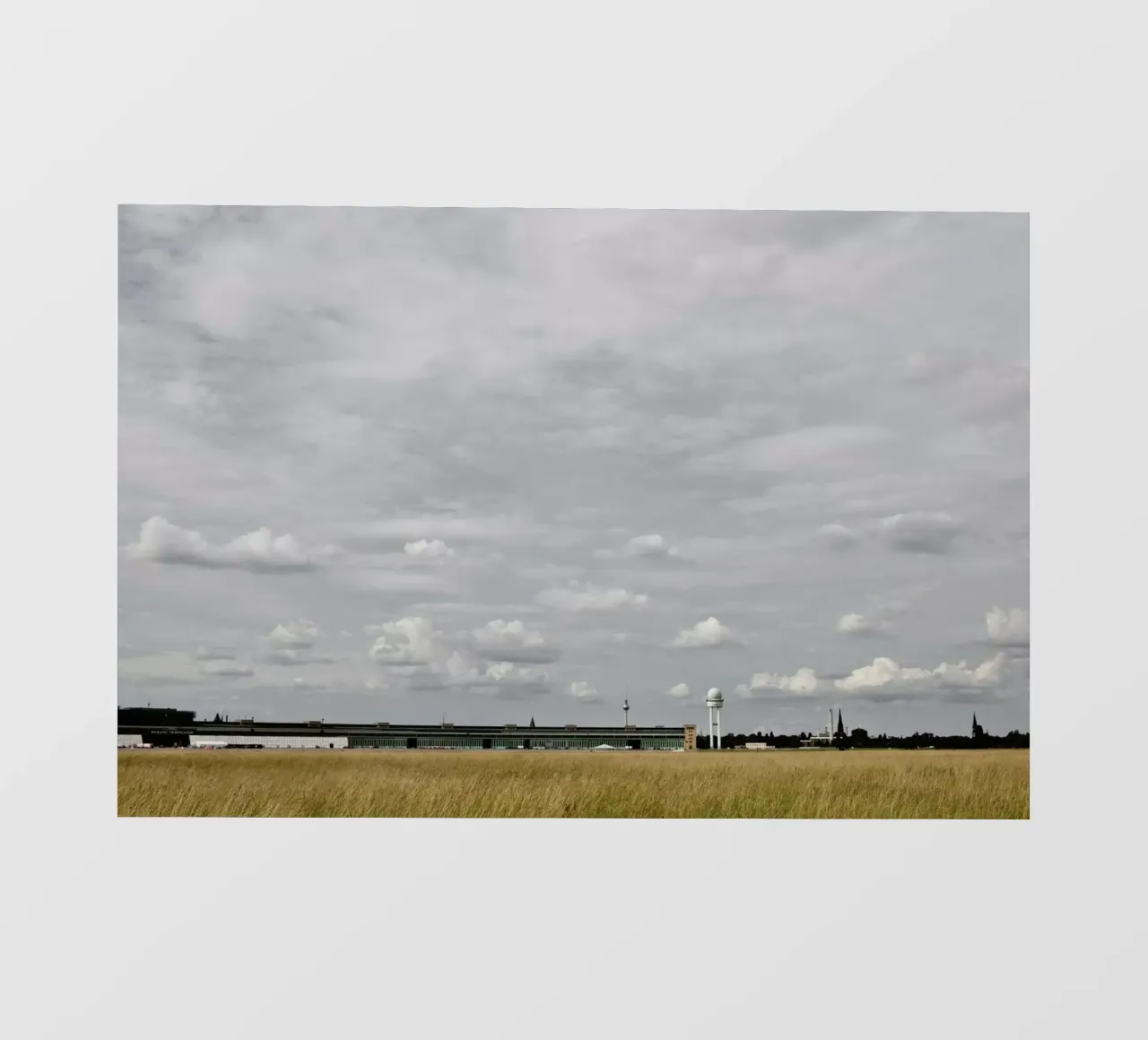 Tempelhof pellicola backlit da Marc Gruninger