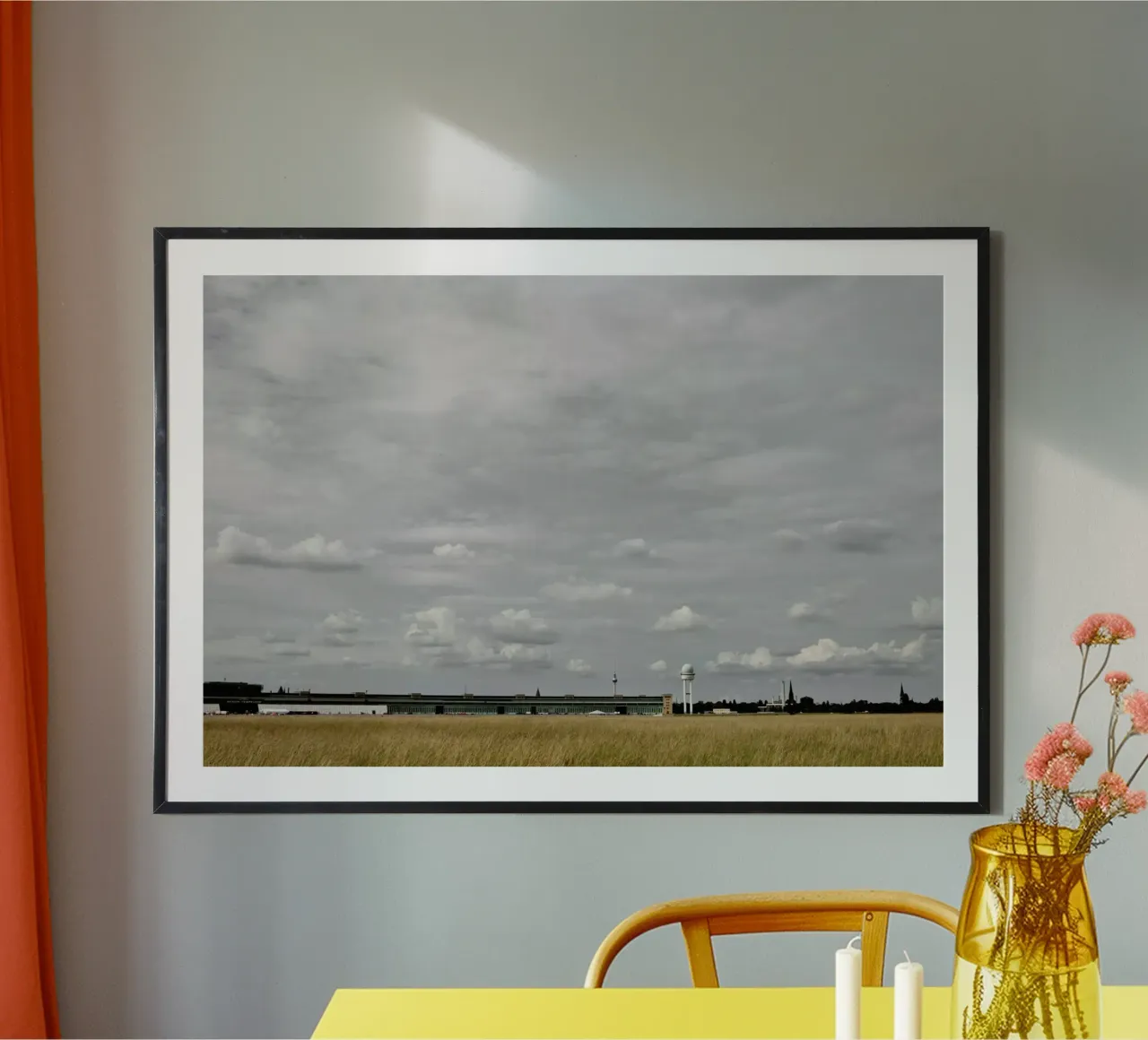 Tempelhof poster con telaio in legno da Marc Gruninger