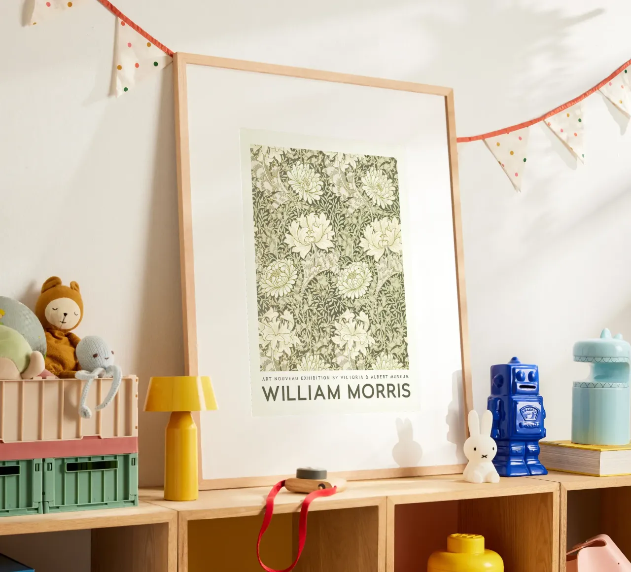 William Morris Crisantemo 1877 poster con telaio in plastica da Jam Poster