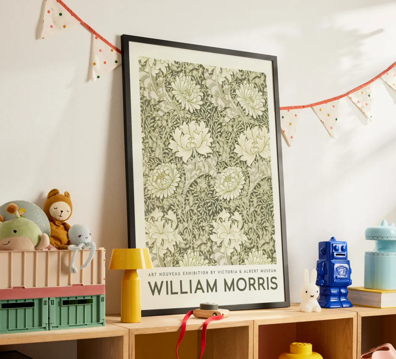 William Morris Crisantemo 1877 poster con telaio in plastica da Jam Poster