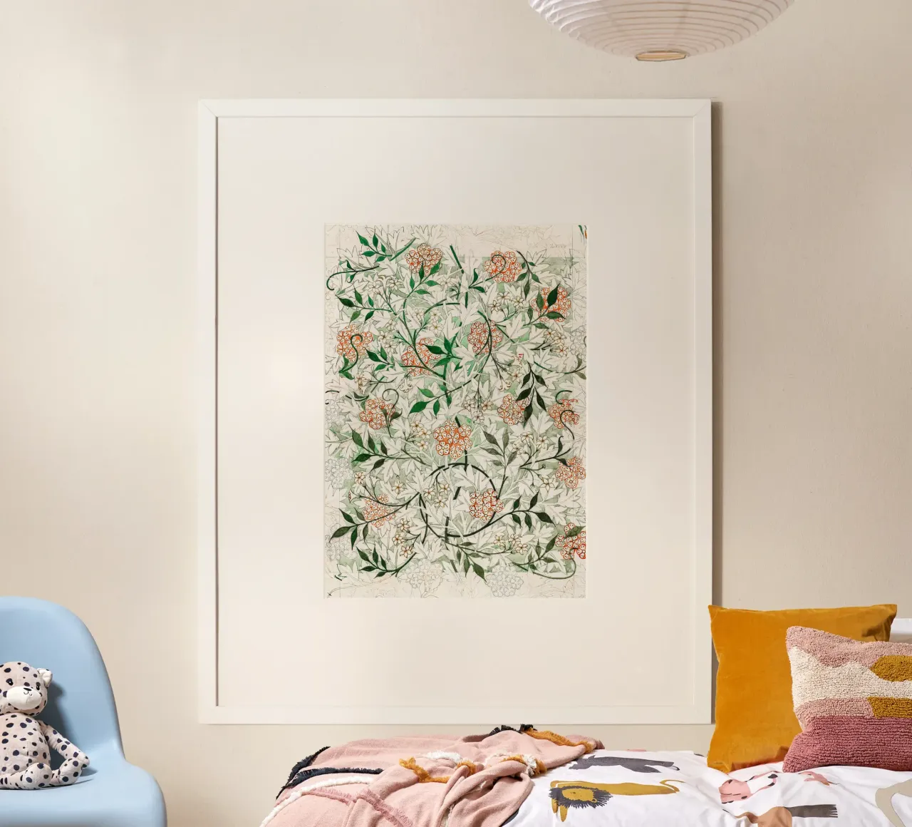 William Morris Weißes Jasmin-Muster Botanisch Poster mit Holzrahmen von Jam Poster