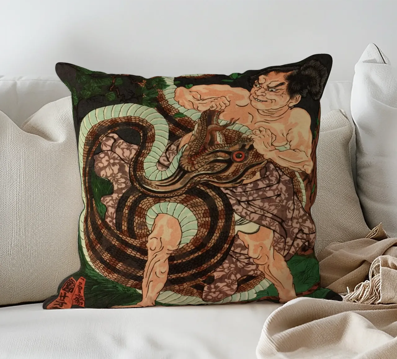 Samurai in lotta con il serpente - Ukiyo-e giapponese d'epoca cuscino da Masterpieces Of Japanese Art