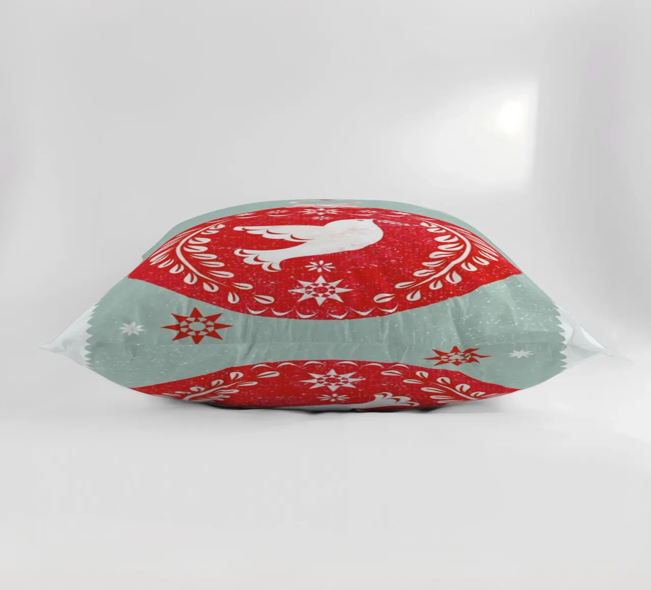 Scandi Bauble cuscino da Catherine Aguilar