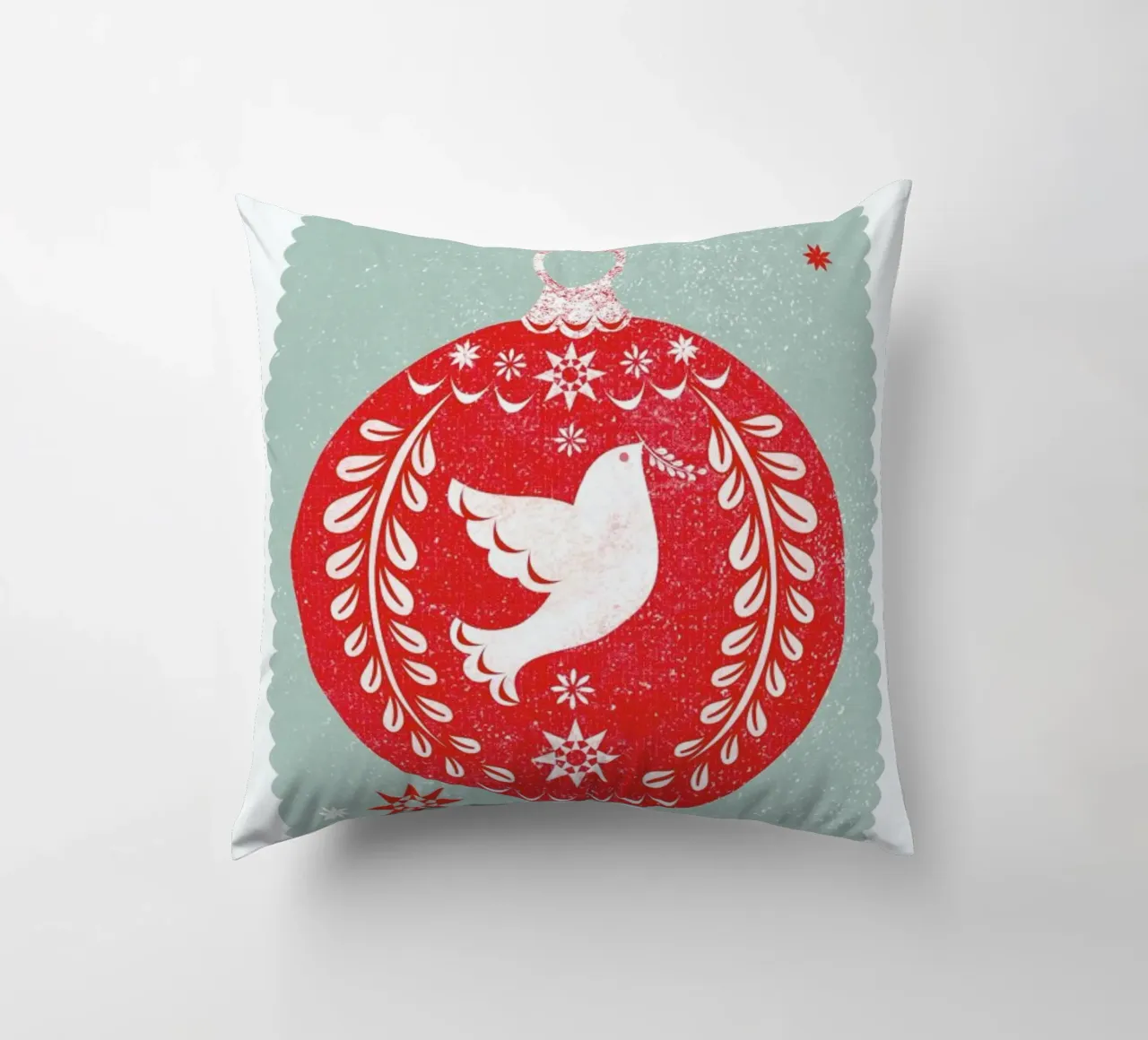 Scandi Bauble cuscino da Catherine Aguilar
