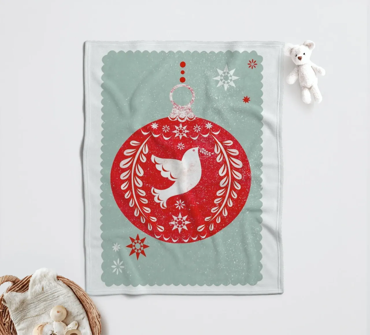 Scandi Bauble coperta in pile da Catherine Aguilar