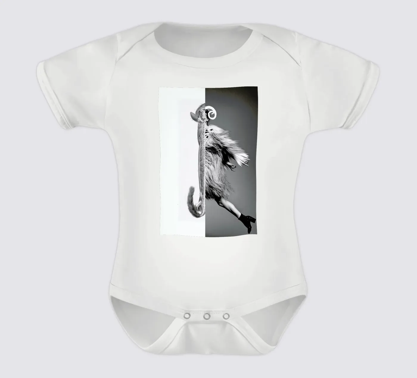 Monkey Lady body bébé de Taher Mhamdi