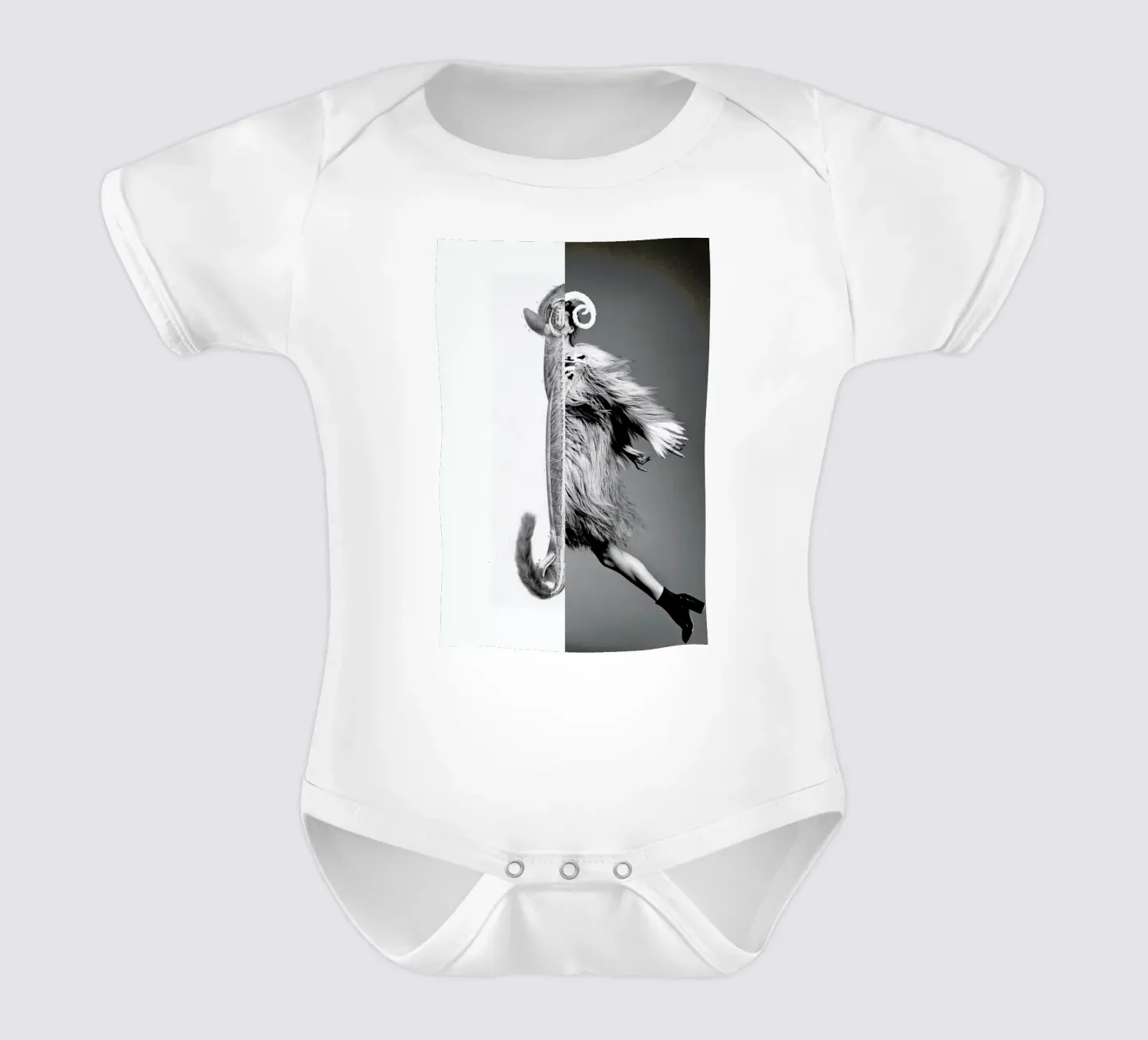 Monkey Lady body bébé de Taher Mhamdi