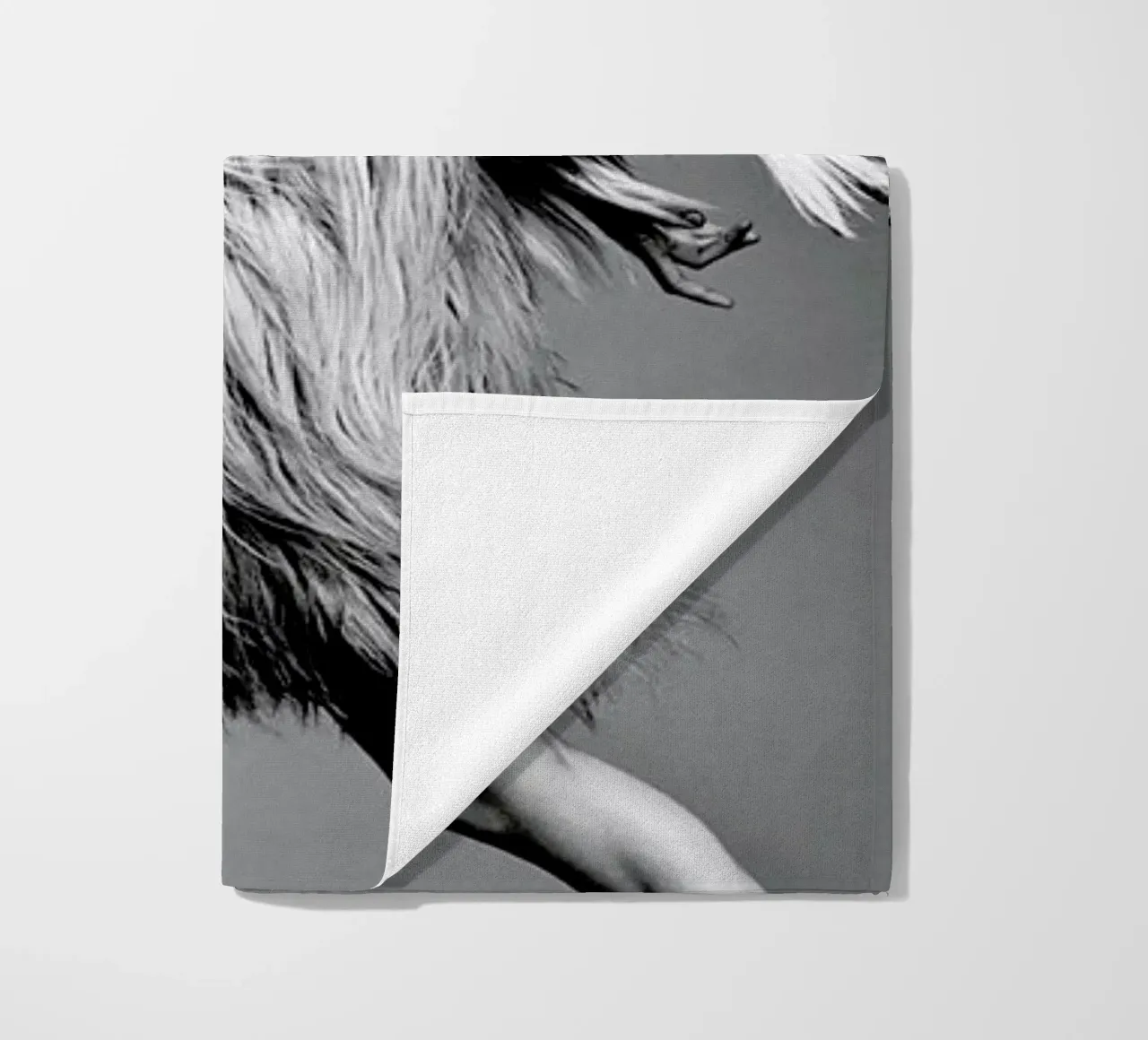 Monkey Lady telo mare da Taher Mhamdi