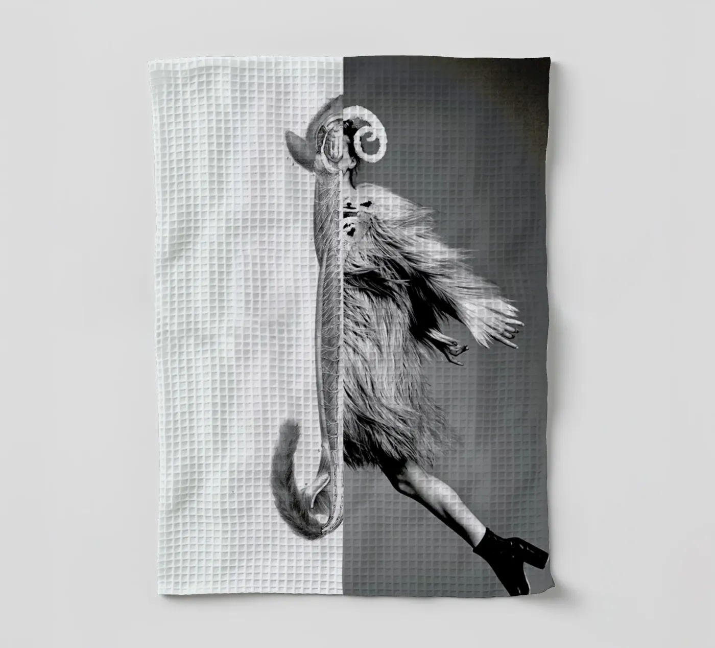 Monkey Lady torchon de Taher Mhamdi