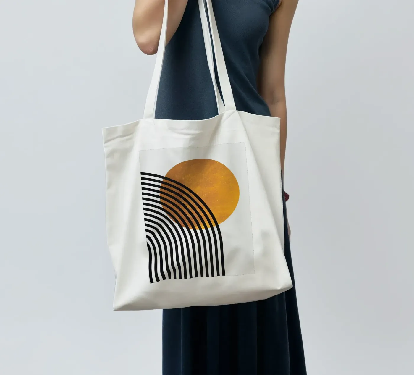circle line-pattern tote bag by Ron Bale