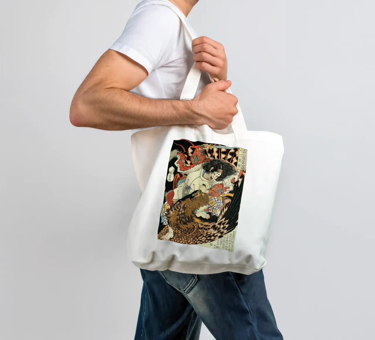 Samouraï aux prises avec un aigle géant - Ancien Ukiyo-e japonais tote bag de Masterpieces Of Japanese Art