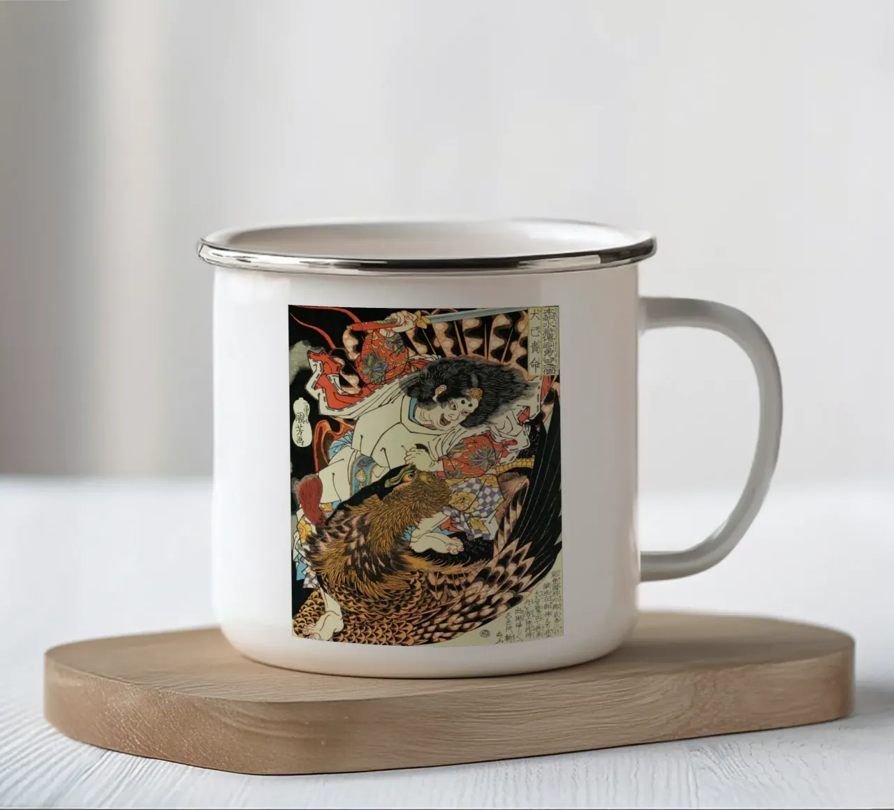 Samouraï aux prises avec un aigle géant - Ancien Ukiyo-e japonais mug en émail de Masterpieces Of Japanese Art