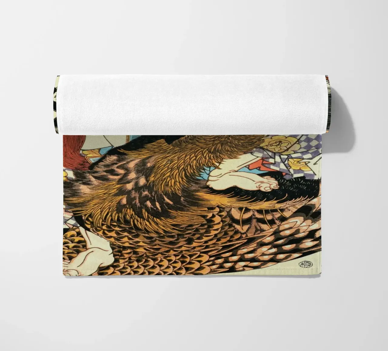 Samouraï aux prises avec un aigle géant - Ancien Ukiyo-e japonais serviette de plage de Masterpieces Of Japanese Art