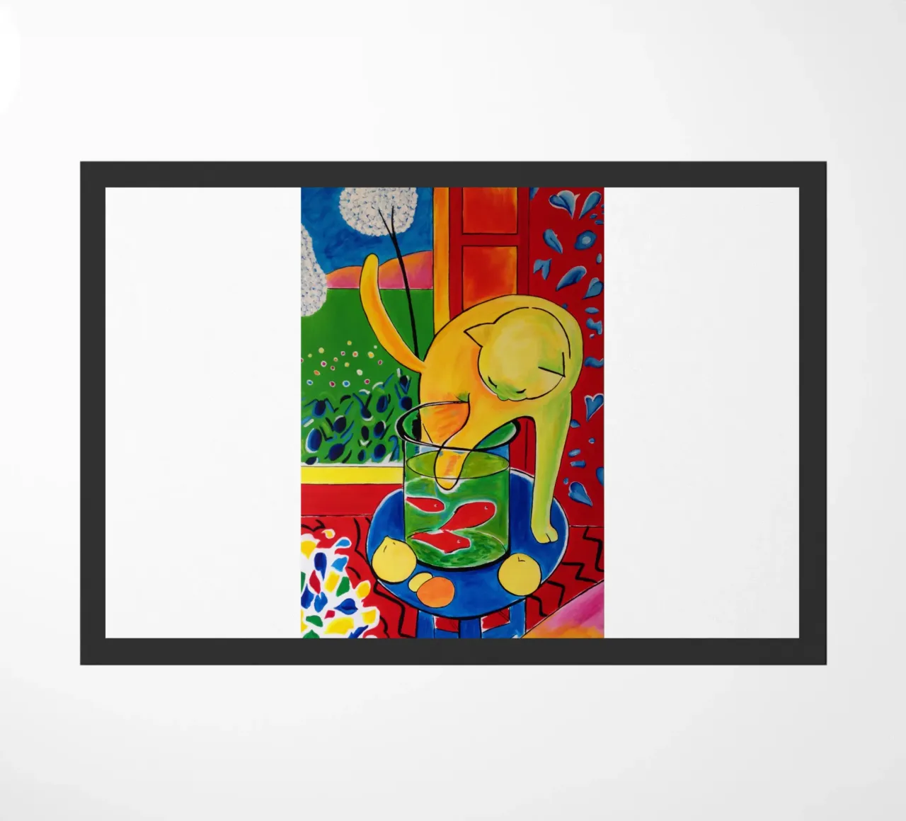 un chat mangeant du poisson dans un bocal paillasson de sazkia art