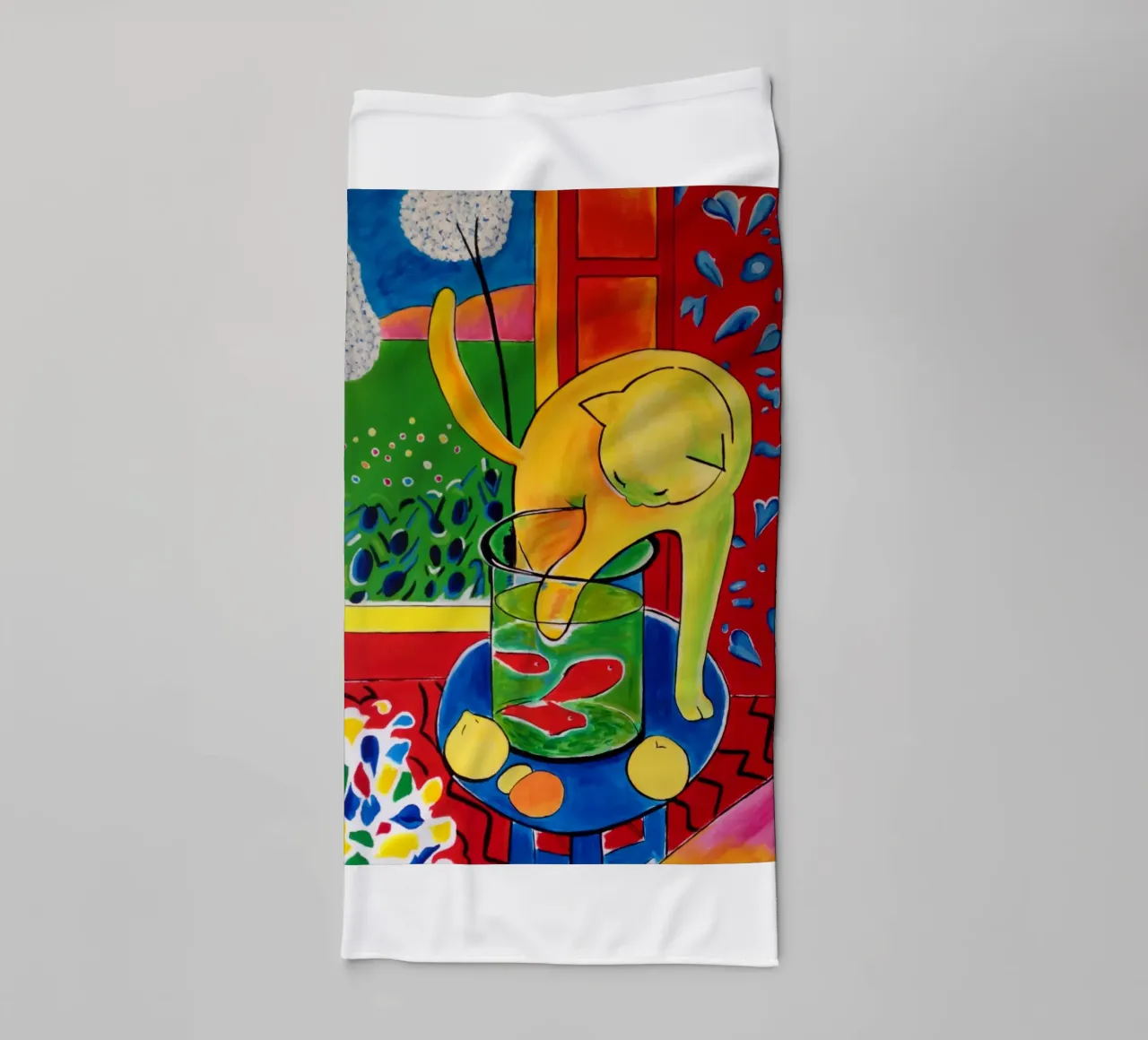 un chat mangeant du poisson dans un bocal serviette de bain de sazkia art