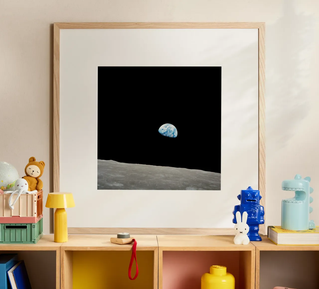 La Terre vue de la Lune poster avec cadre en bois de harris shop