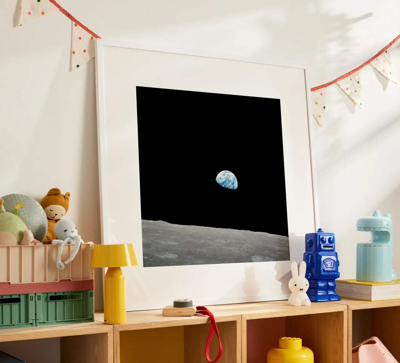 La Terre vue de la Lune poster avec cadre en bois de harris shop