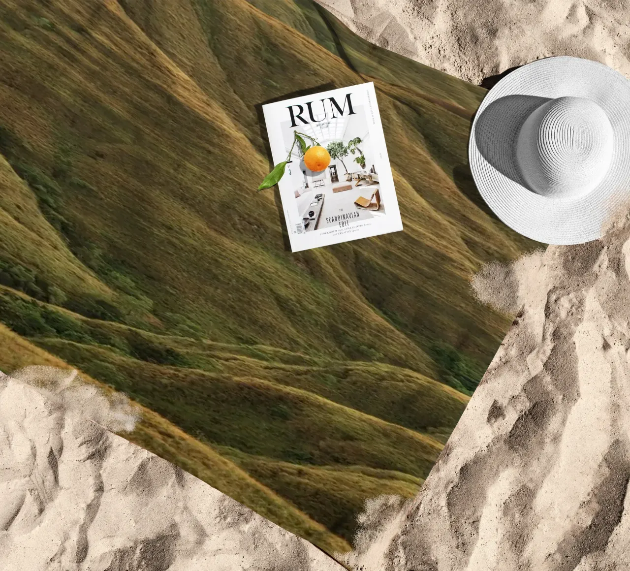 colline ondulate telo mare da Earthly Visions