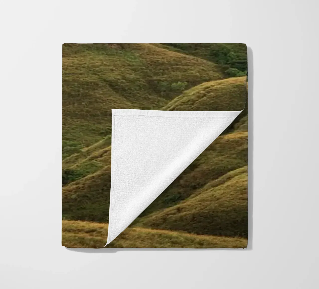 colline ondulate telo mare da Earthly Visions