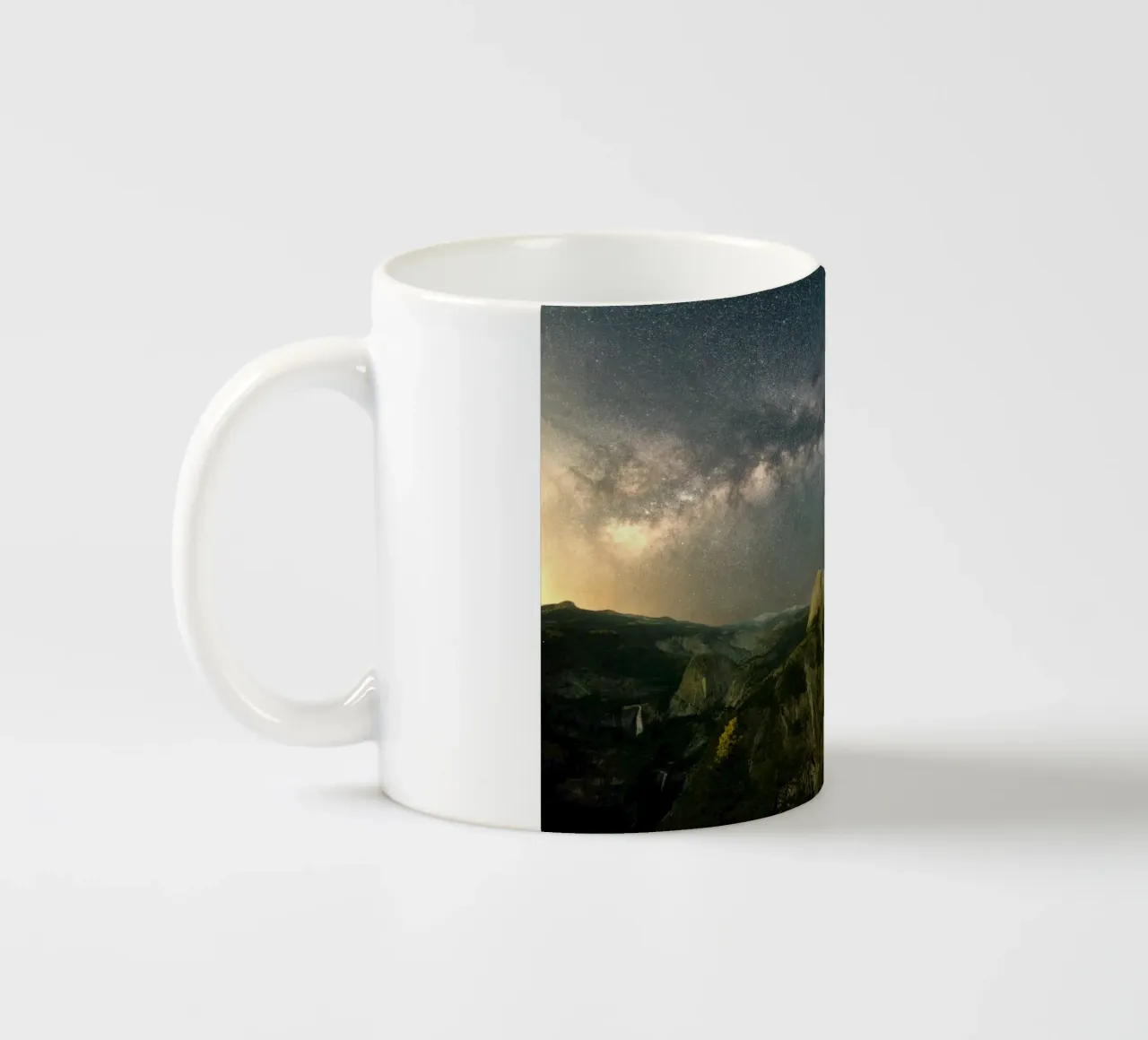 montagne cielo notturno tazza in ceramica da Earthly Visions