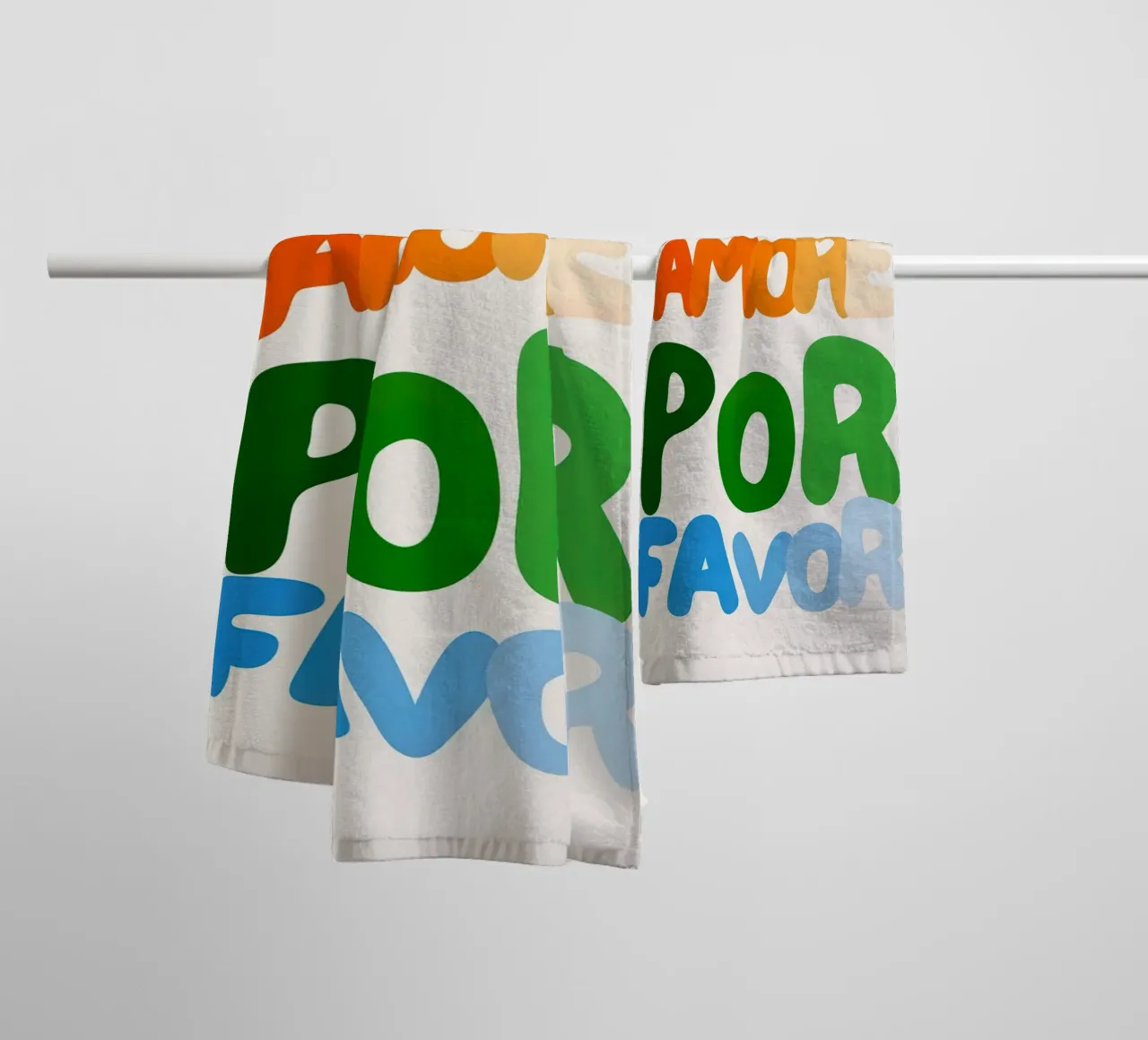 More Amore Por Favor (White) asciugamano da bagno da Attaboy Dsgn