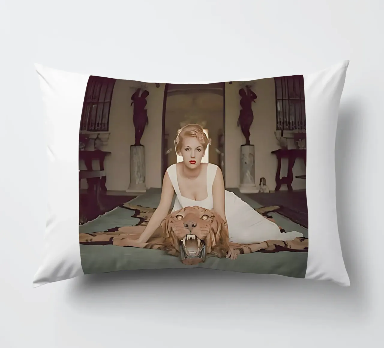 Slim Aarons - La bella e la bestia cuscino da kaitlinparkershop