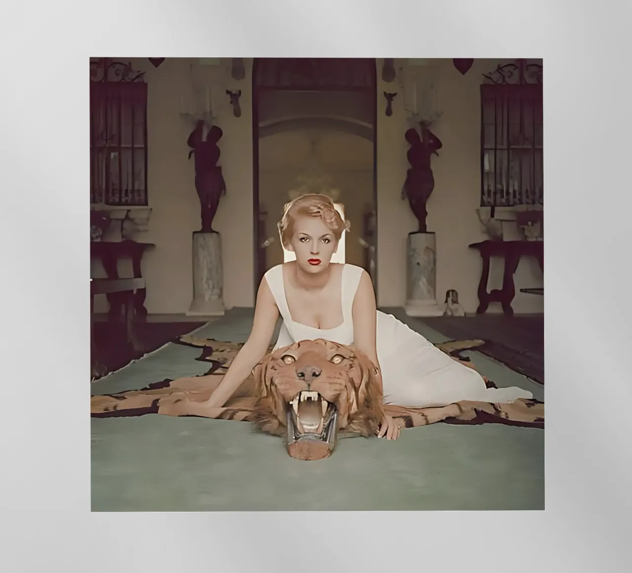 Slim Aarons - La bella e la bestia pellicola backlit da kaitlinparkershop