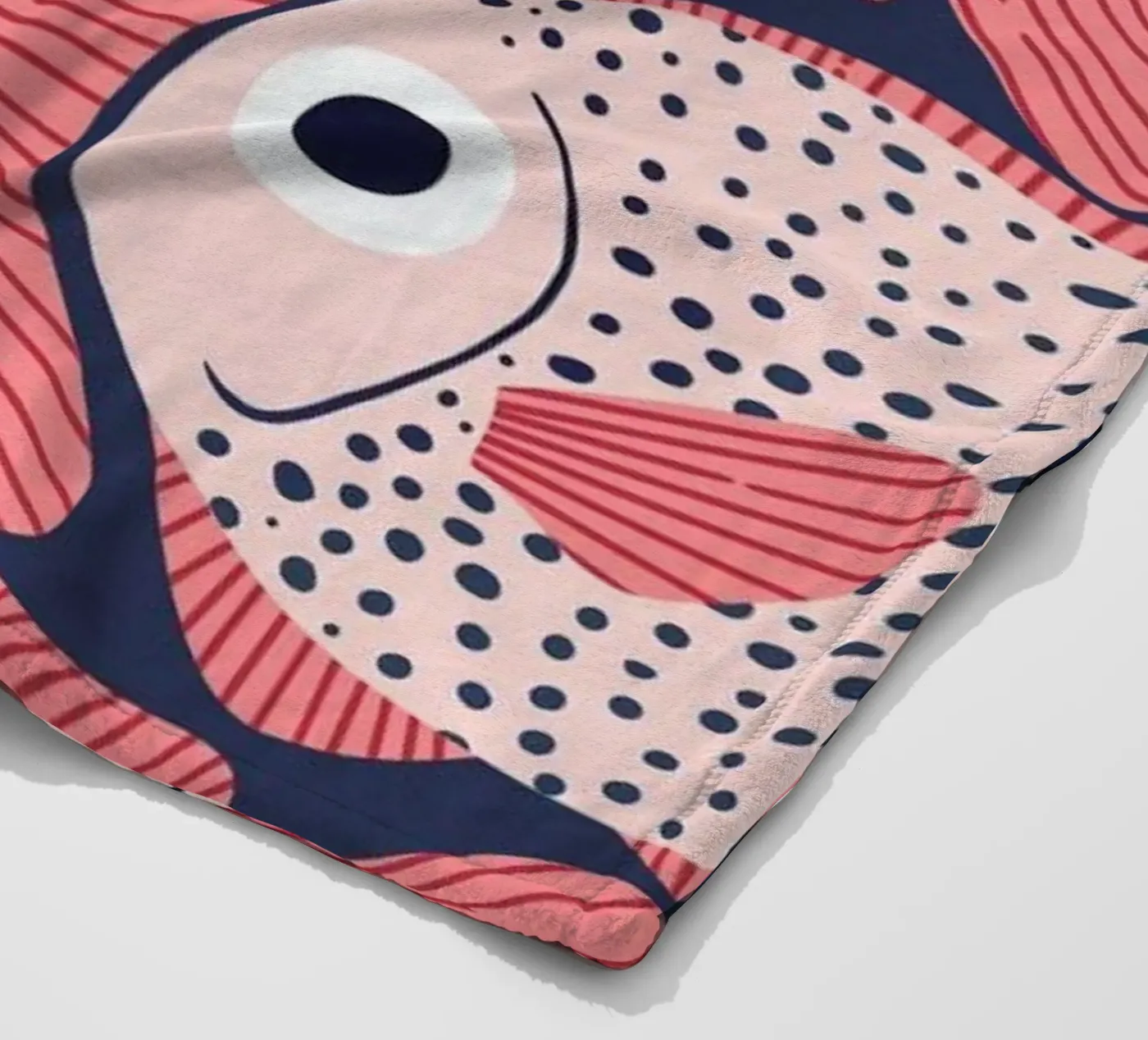 Pink Fish Pattern Fleecedecke von Laura Graves