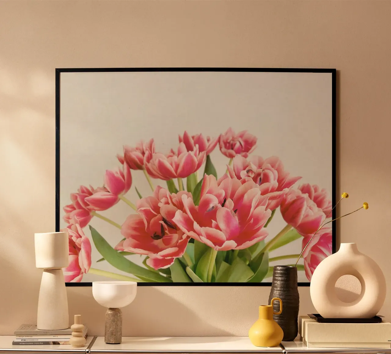 Tulp boog poster met kunststof frame van Cassia Beck Photography