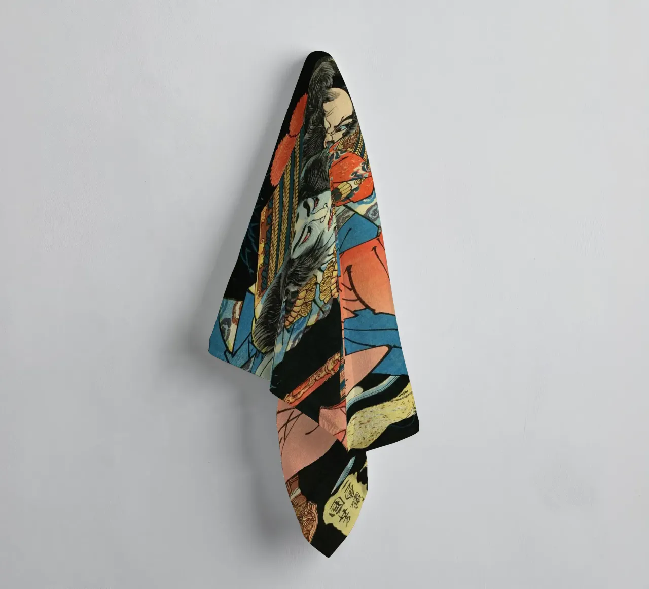 Démon se battant avec un samouraï - Ancien art japonais Ukiyo-e serviette de bain de Masterpieces Of Japanese Art