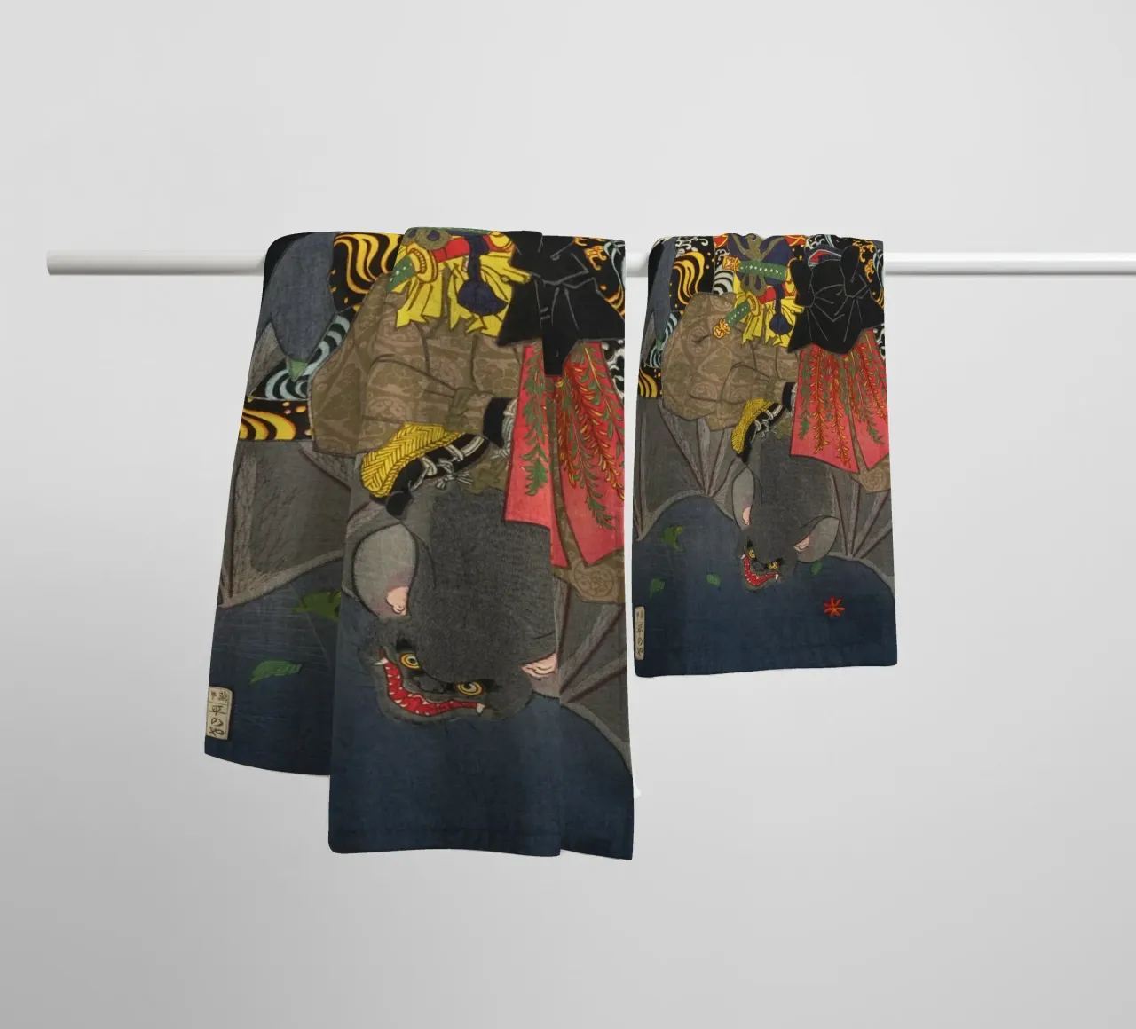 Ronin chevauchant une chauve-souris géante - Ancien art japonais Ukiyo-e serviette de bain de Masterpieces Of Japanese Art