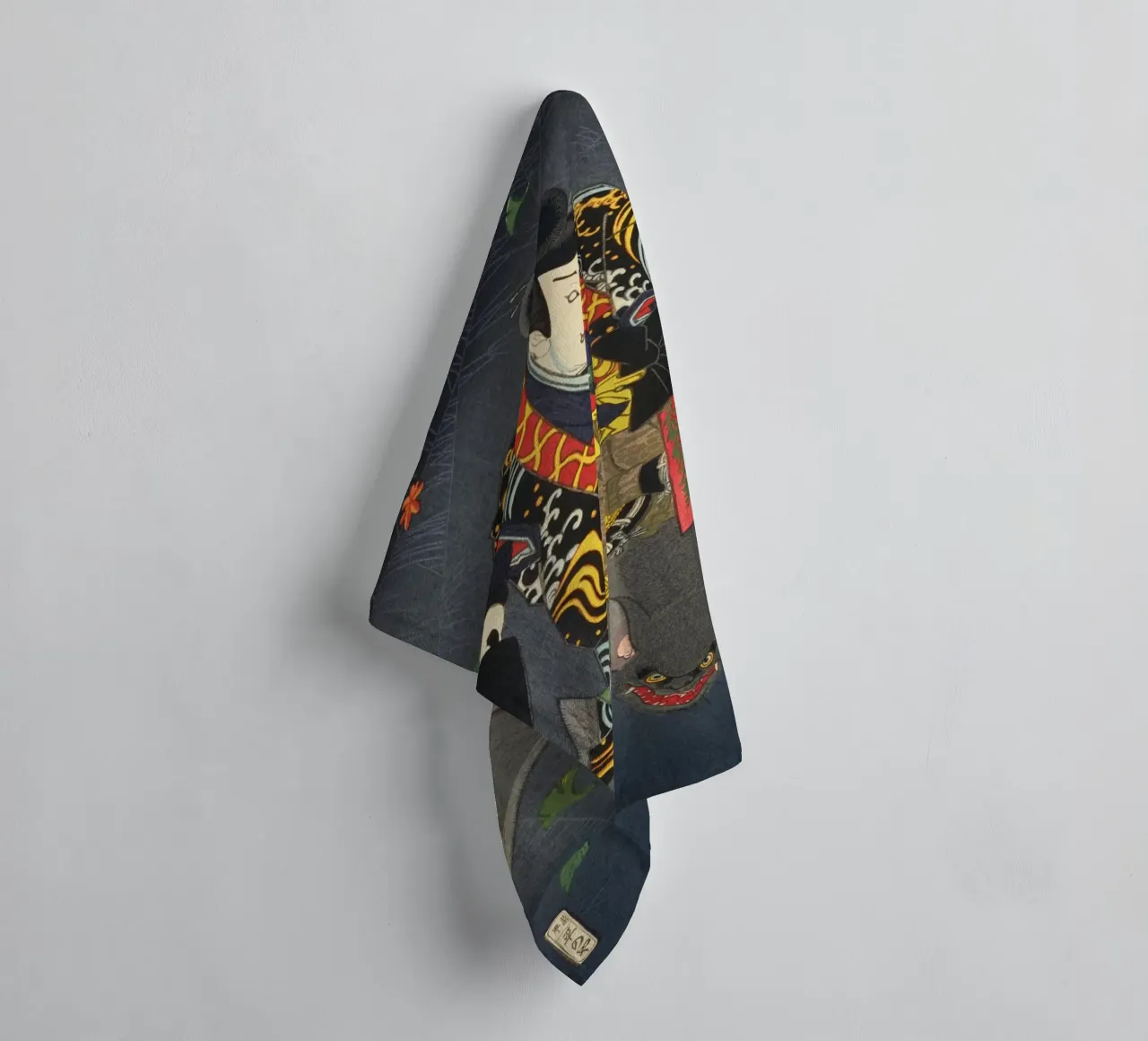 Ronin chevauchant une chauve-souris géante - Ancien art japonais Ukiyo-e serviette de bain de Masterpieces Of Japanese Art