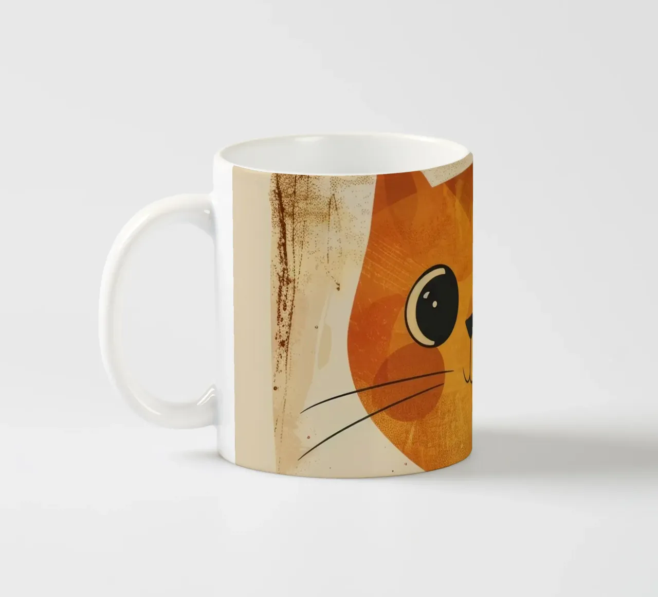 gatto arancione brillante e allegro con occhi grandi e muso felice tazza in ceramica da DesignDoodle