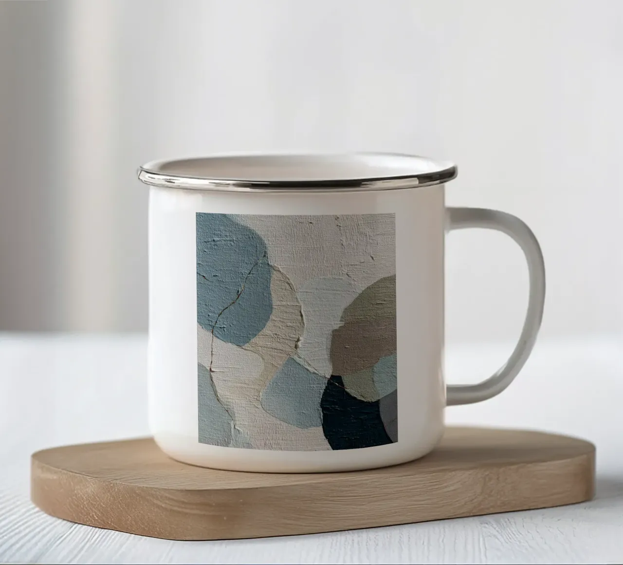 Forme organiche morbide in toni neutri tazza in smalto da Artbyvo