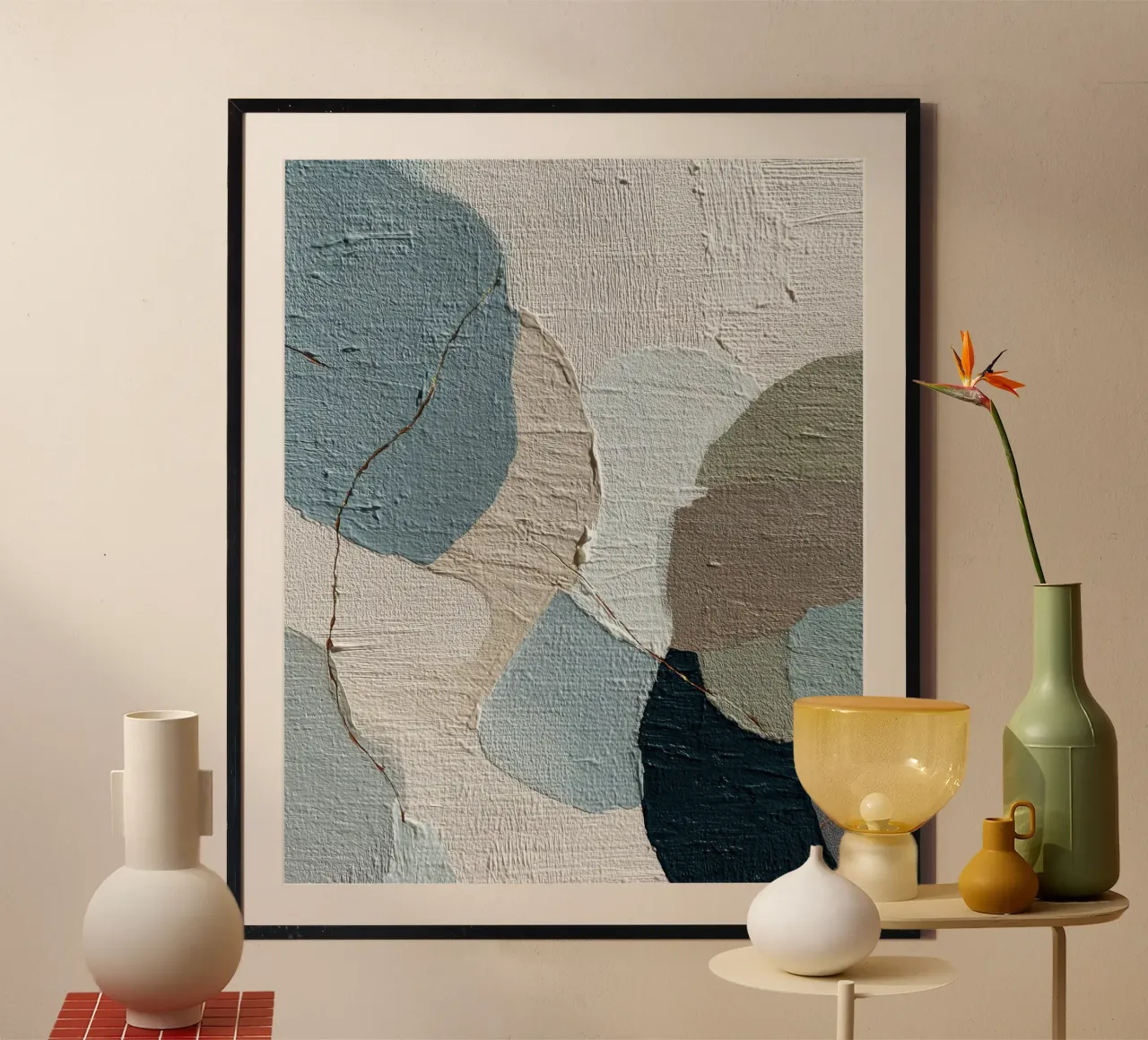 Forme organiche morbide in toni neutri poster con telaio in alluminio da Artbyvo